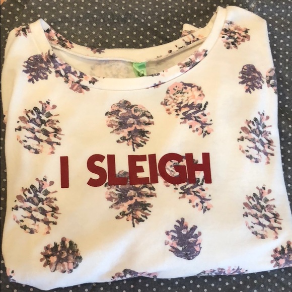 Graphic ‘I Sleigh’ Lounge Wear Pullover - Picture 6 of 6